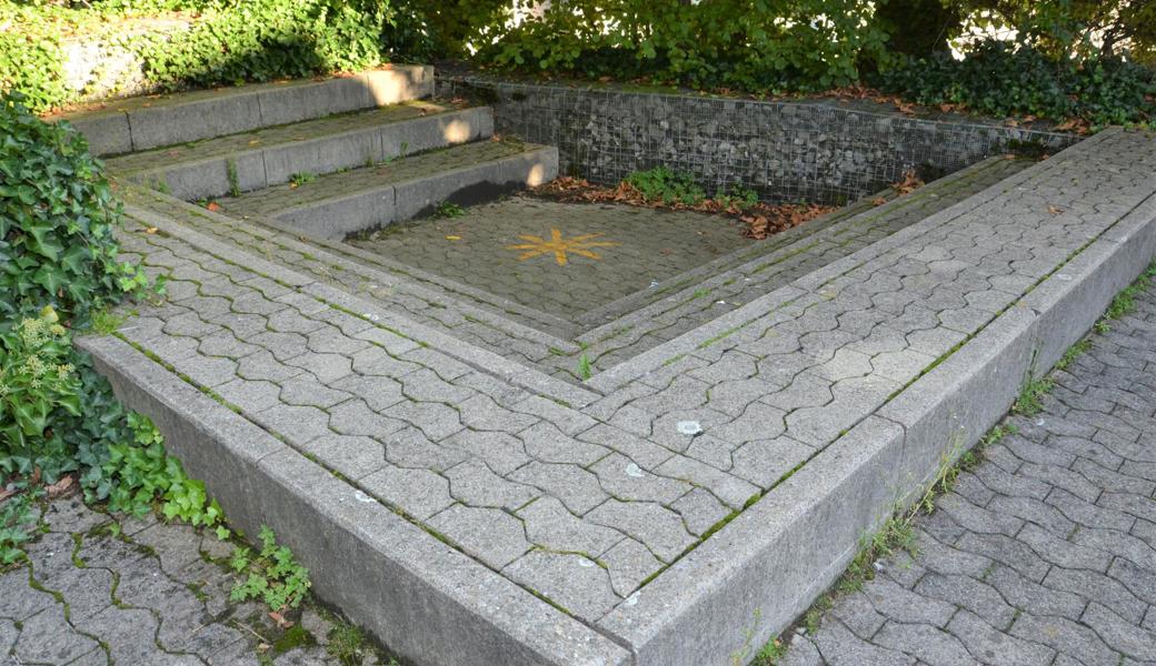 Die Arena auf dem Pausenplatz wird aufgefüllt.