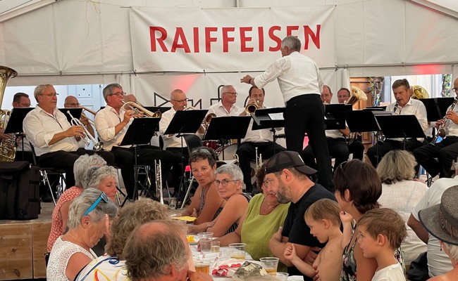 Zwei Tage «Chilbifäscht» mit Musik und Spass auf dem Rathausplatz | Der ...