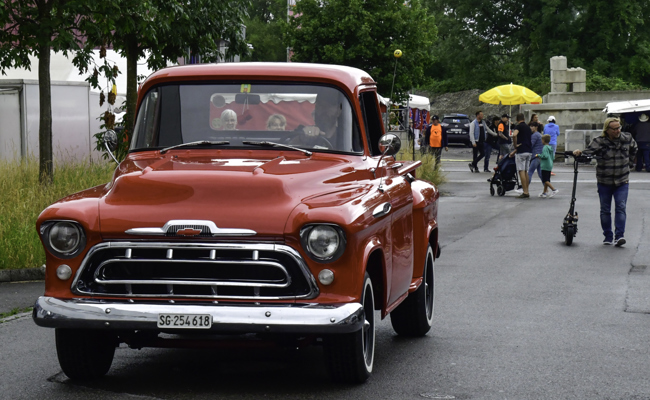 Ein grosser Hauch Amerika wehte über Thal: Besitzer präsentieren ihre polierten Autos