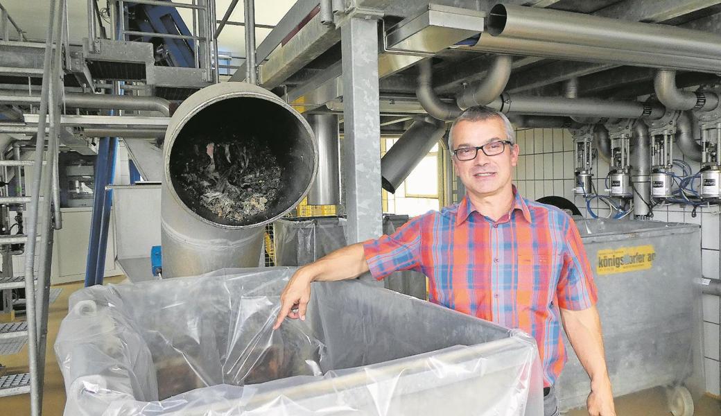 Maurizio Schirinzi, Geschäftsführer des Abwasserwerks Rosenbergsau, kennt die Probleme, zu denen jene Gegenstände führen können, die nicht in die Toilette gehören. Zwei bis drei Container mit den Abfällen werden jeden Tag entsorgt.