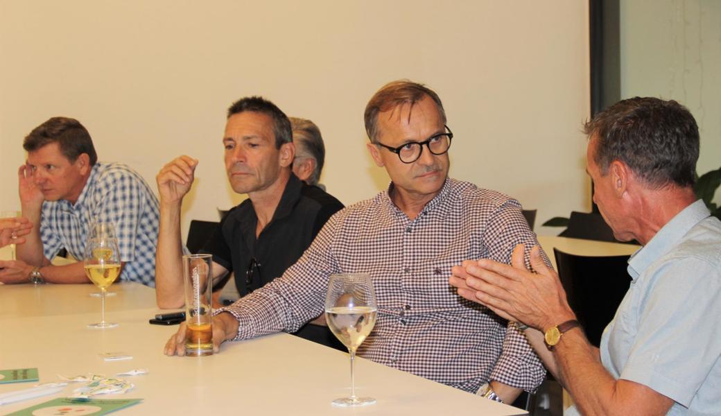 Zu Gast war man einmal mehr bei Dietsche Montagen. Marcel Dietsche (2. von rechts) ist selbst parteilos.