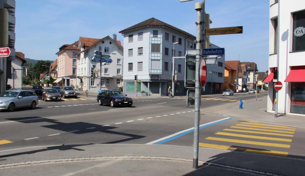 Auf der Auerstrasse waren zwei Fahrer deutlich zu schnell unterwegs.