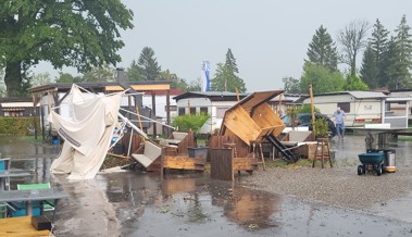 Gewitter richtet grossen Schaden an auf dem Campingplatz Bruggerhorn