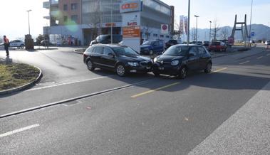 Fahrunfähig in stehendes Auto geprallt