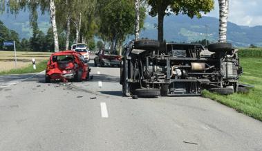 Auffahrkollision mit drei Autos