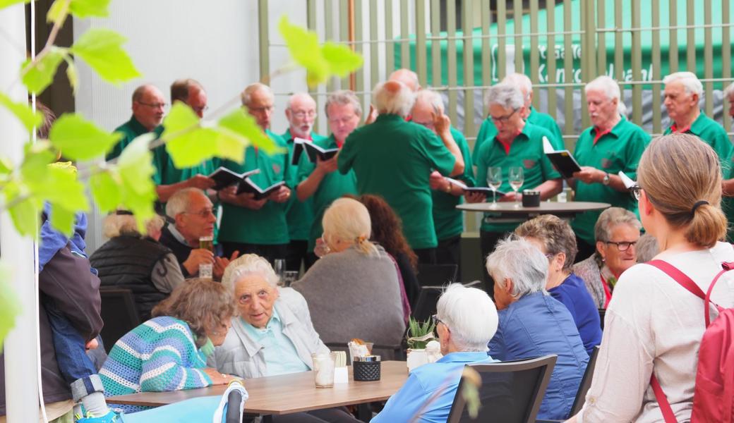 Viele «Gwundrige» statteten am Samstag dem «Rietpark» einen Besuch ab. 