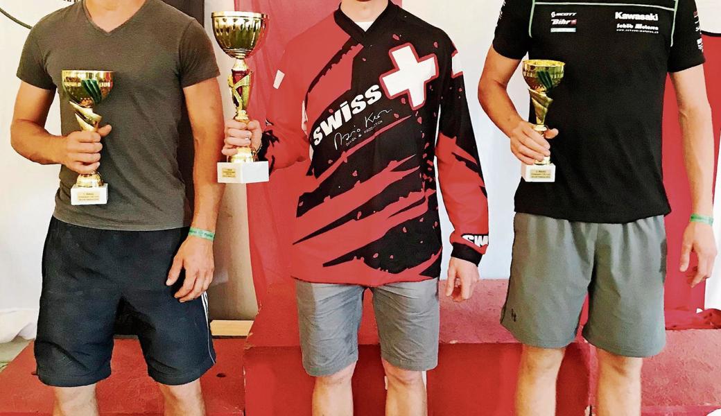 Die erfolgreichen Rheintaler (v. l.): Dominik Mattle, Sieger in der Clubsportklasse 125, Andy Baumgartner, Sieger in der IMBA-MX2-EM sowie Luca Büchel, der in der Clubsportklasse Zweiter wurde.
