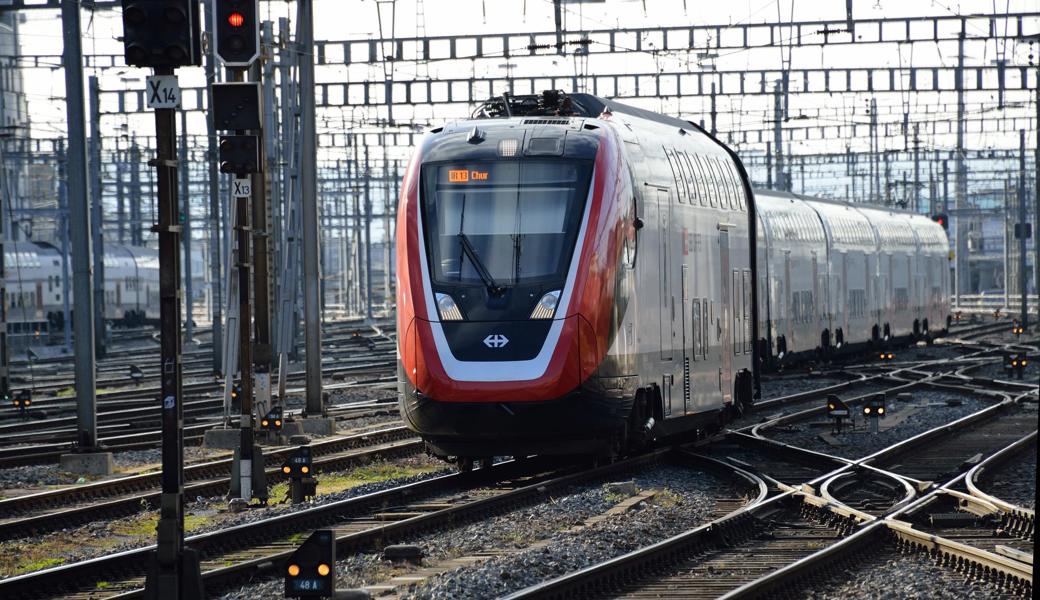 Einer der neuen Doppelstockzüge FV-Dosto, wie er auf der Linie Zürich-St.Gallen-Chur verkehrt.