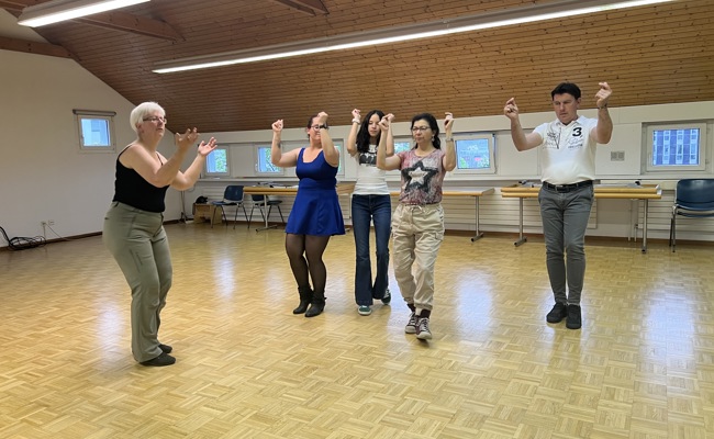 Performativer Spaziergang: Beim Theater über die Grenzen hinweg inspirierten Möwen die Choreografin