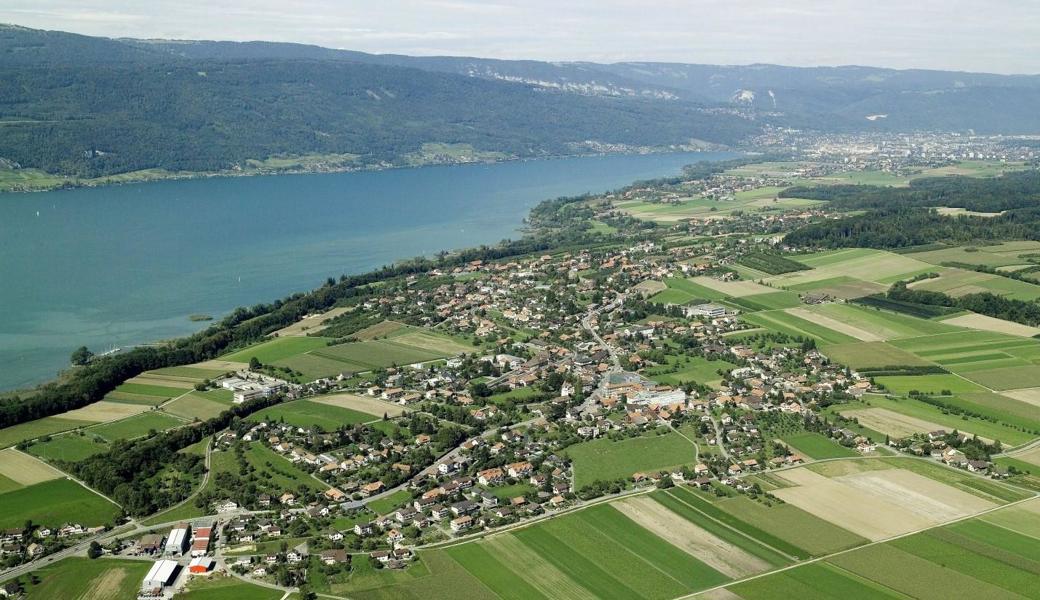 Nein, das ist nicht Berneck. Sondern Täuffelen, das gemeinsam mit Berneck als "Gemeinde im Aufwind" genannt wird.