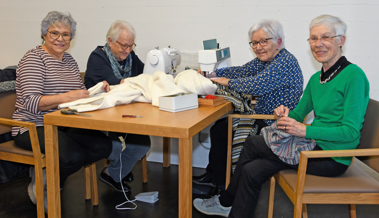 Im Flickstübli vom Altersheim Fahr werden Kleidung repariert und Erinnerungen bewahrt