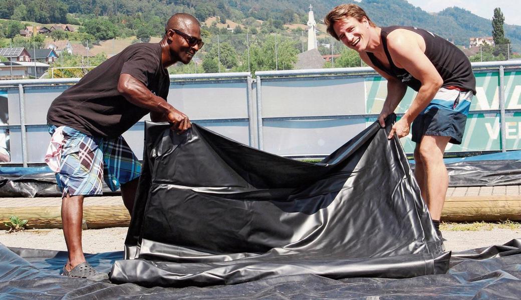 Adam Habib hilft Pascal Zäch nicht nur in der Madlen-Küche in Heerbrugg, sondern auch beim Open Air. 