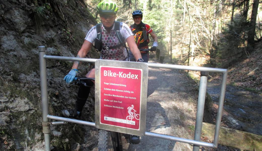 Hier müssen die Biker absteigen.