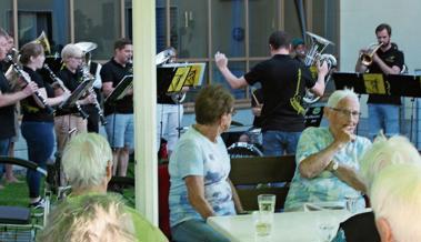 Bauernkapelle stimmte mit schwungvoller Musik auf den Sommer ein