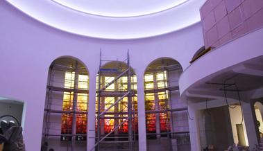 Die Kunstverglasung der Rheinecker Theresienkirche ist erneuert
