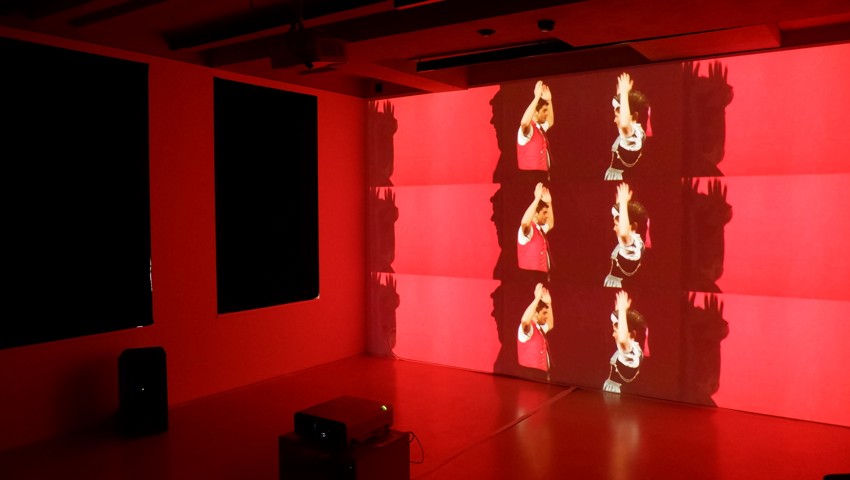 Die Video-Installation «Hierig-Heutig» im Dunant-Museum.