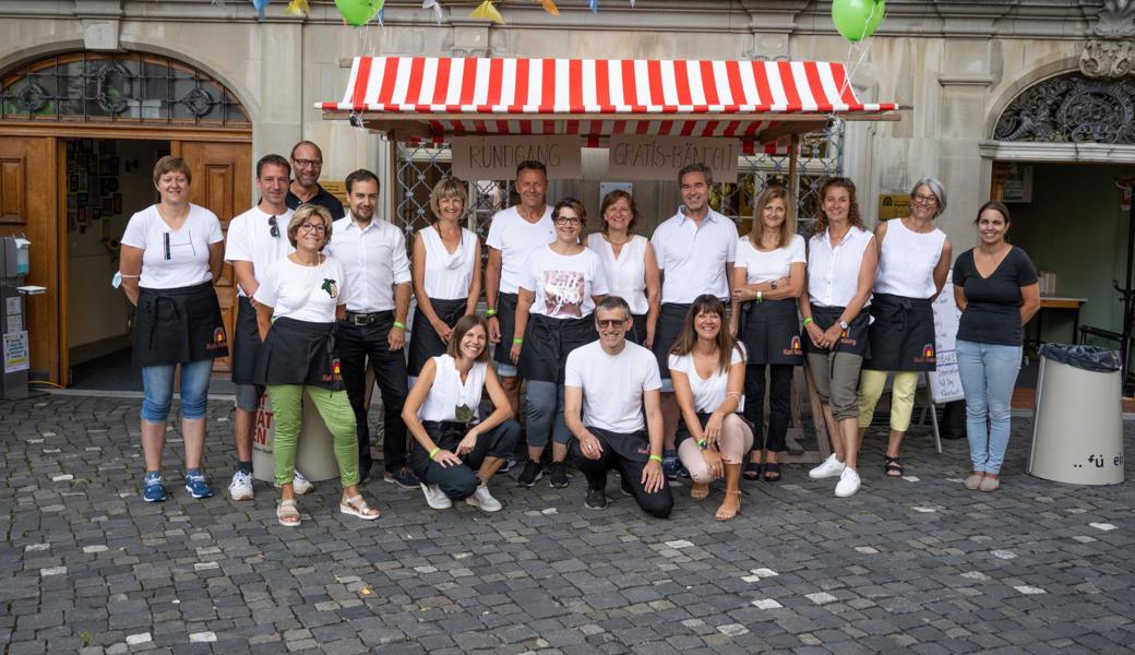 Das Reburgteam und seine Helferinnen und Helfer.