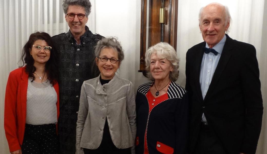 Neumitglied Carla Sonderegger (von links), Dirigent Rudolf Berchtel, neu im Vorstand Beatrice Hiestand, Neumitglied Ursula Rohner und Präsident Reinhard Waibel. 