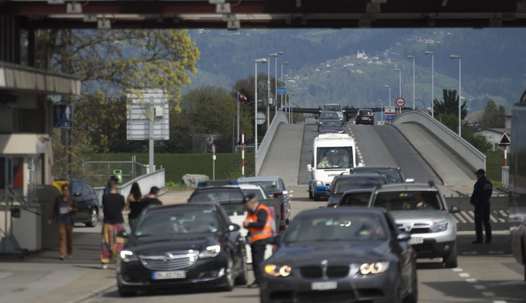 Die Grenzbrücke (im Hintergrund) muss ersetzt werden.