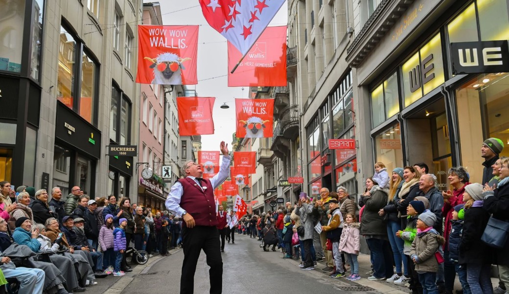 Olma-Umzug des Gastkantons: Das Wallis zeigt sich traditionell mit vielen Tieren und Trachten