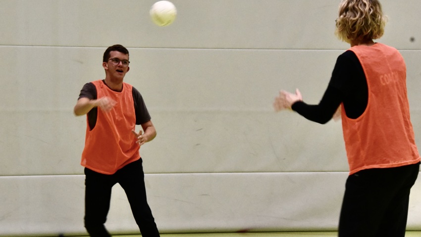 Michael Frühwirt, im Zusammenspiel mit Corinne Linder, ist seit dem ersten Training dabei. Er sagt: «Handball kannte ich zuvor gar nicht.»