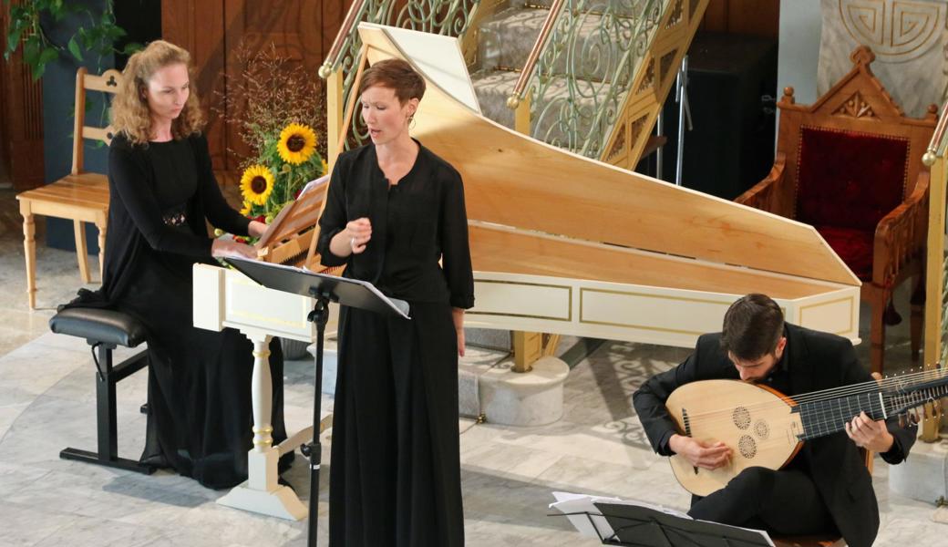 Lieder aus dem 16. und 17. Jahrhundert interpretierten Sophie Nawara, Cembalo, Alexandra Schmid, Sopran, und Johannes Ötzbrugger, Laute. 