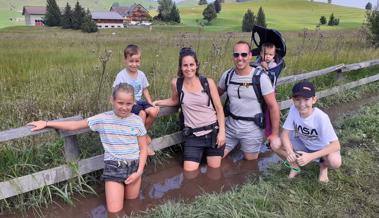 Kindern Geborgenheit spenden