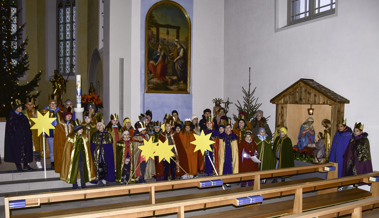 Kinder brachten den Segen mit dem Lied: «Das ischt de Stern vo Bethlehem»