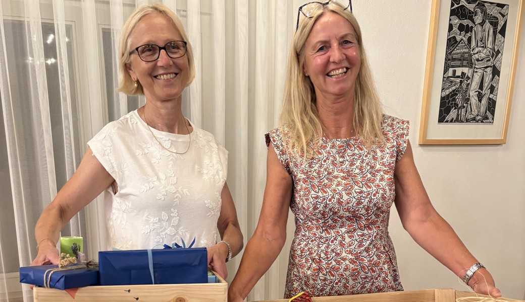 Mit Applaus und Geschenken in die Pension verabschiedet