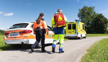 Jugendliche erleiden Verbrennungen durch Stichflamme an Feuerstelle