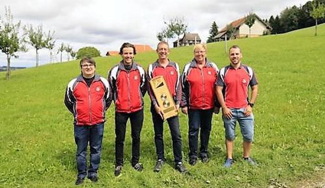 Der ASV Altstätten setzt sich überraschend im Ostschweizer Gruppenmeisterschaftsfinal durch (von links): Christof Eugster, Christoph Winteler, Louis Schneider, Maria Grossglauser und Michael Götti.