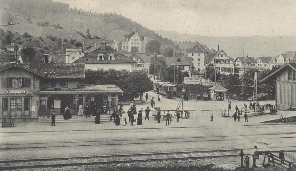 Der Heerbrugger Bahnhof befand sich zu Beginn ein Stück weiter südlich, beim Restaurant Post und dem damaligen Bahnübergang.
