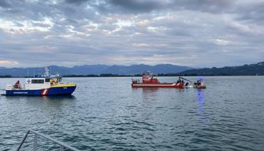 Motorboot zwischen Rohrspitz und Wetterwinkel in Höchst gekentert