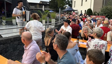 300 Schlagerfans feiern am Alpsteinstrassenfest ausgelassen für den guten Zweck