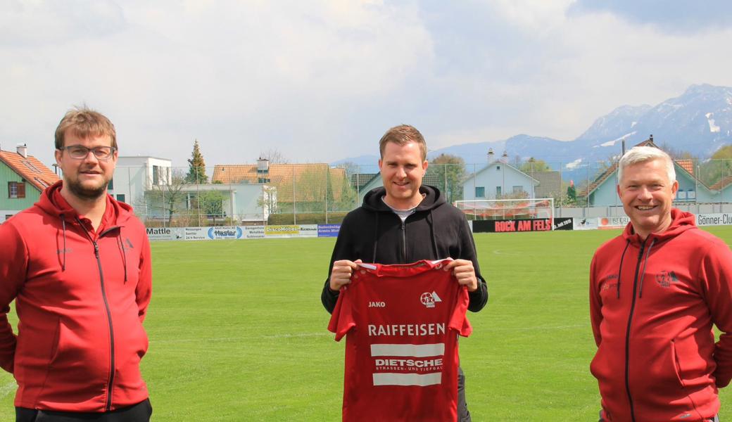 Ralph Heeb (Mitte) kehrt nach Montlingen zurück.