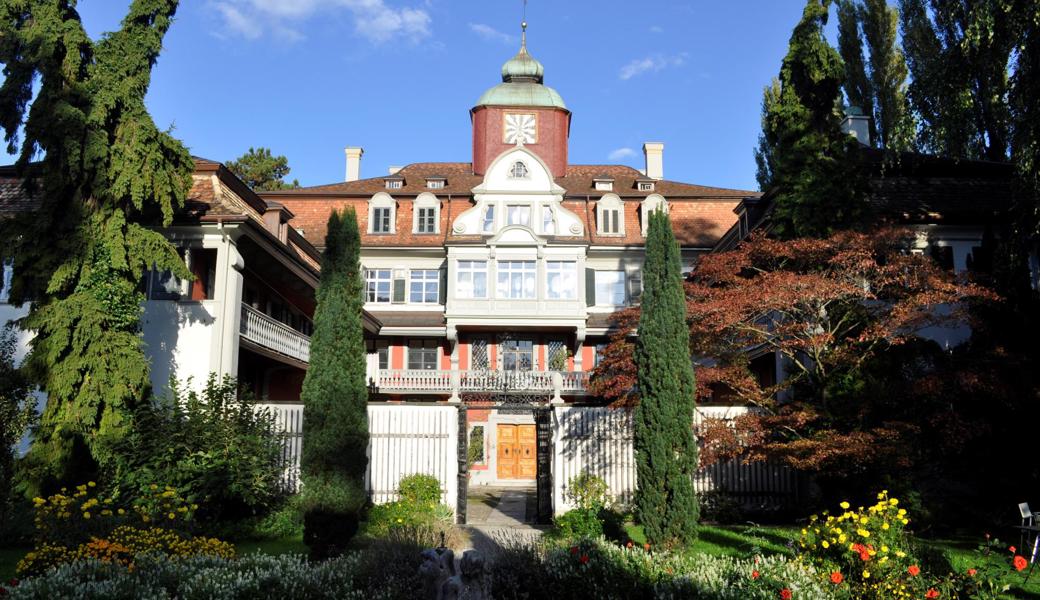 Der Chor über dem Bodensee gastiert am Freitag, 30. August, im wundervollen Schlossgarten des Rheinecker Löwenhofs.