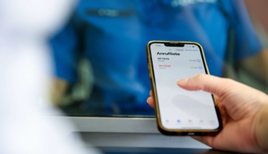 Geldübergabe verhindert: Kantonspolizei nimmt zwei verdächtige Telefonbetrüger fest