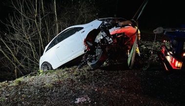 Unfall im Bruggtobel: 21-jähriger Autofahrer kam von der Strasse ab