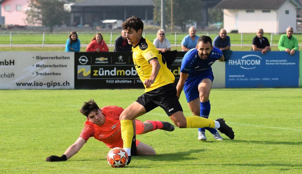 Sandro Hutter und seine Widnauer Kollegen sündigten im Abschluss oder scheiterten an Rüthis Goalie Joris Hallauer.