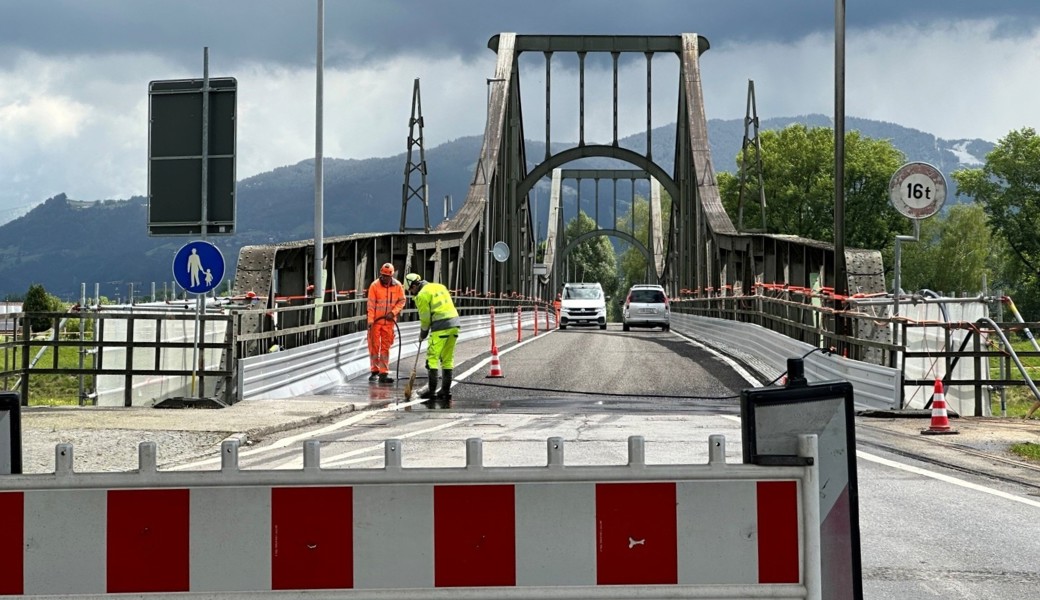 Nach Sperre: Die Wiesenrainbrücke ist wieder zweispurig befahrbar