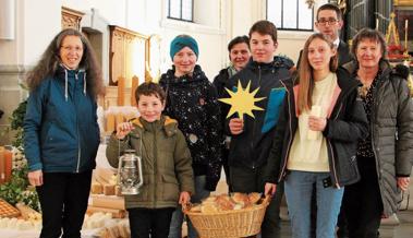 Kerzen-, Brot- und Halssegnung im Familiengottesdienst