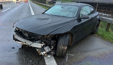 Totalschaden auf der A13: 21-Jähriger verlor die Kontrolle über sein Auto