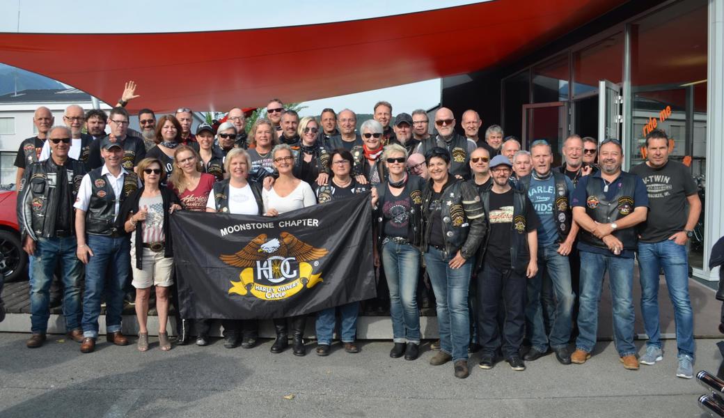 48 der insgesamt 52 Mitglieder des Moonstone Chapter feierten das Jubiläum gemeinsam mit einer Ausfahrt in die Dolomiten.