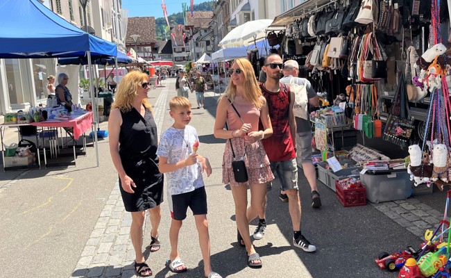 Hitze am Jakobimarkt, doch «Regen wäre schlimmer»