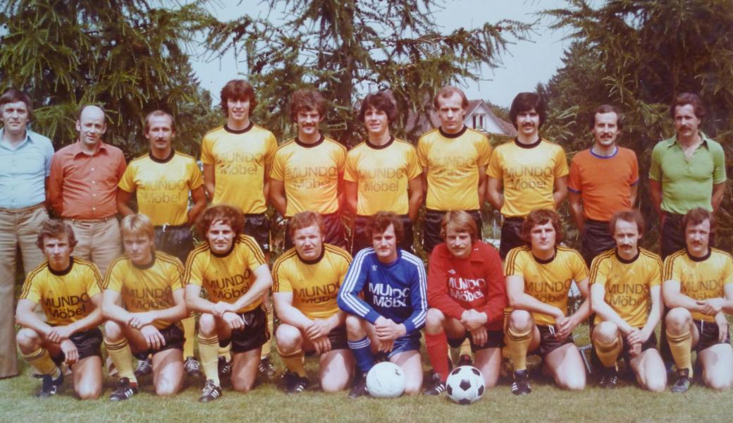 Saison 1978/79. Von links (zuerst hintere Reihe): Walter Kretz (Präsident), John Moser (Spiko), Arthur Heierli, Christoph Heeb, Stephan Schweizer, Felix Buschor, Fredi Castiglioni, Elefterios (Elef) Mistridis, Ernst Enz, Ernst Hasler.
Vorn, von linkg: Kurt Stieger, Walter Dietrich, Markus Manser, Walter Wüst, Herbert Lehmann, René Rieser, Ruedi Geisser, Linus Moser, Theo Stieger