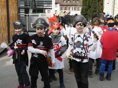 Fasnachtsumzug in Berneck - unbeschwerte und frohe Kinder