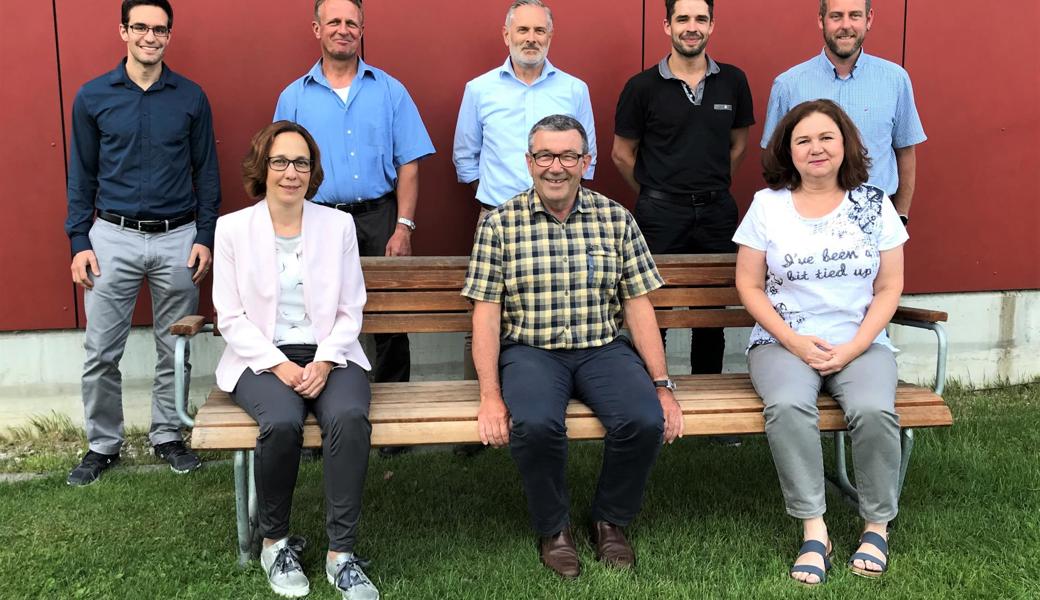 Die Kandidaten der Ortsgemeinde St. Margrethen, hinten, von links: Philipp Hutter, Peter Thurnheer, Luciano Lupieri, Christian Lütolf und Pascal Zani; sitzend, von links: Karin Nadig, Rolf Künzler und Regula Gois. 