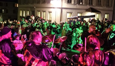 Guggesuuser eröffnen das Mönsterli am Karneval von Bernang