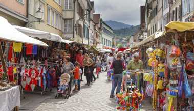 Musik, Waren und Karussells: Bald ist «Augschta-Markt» im Städtli