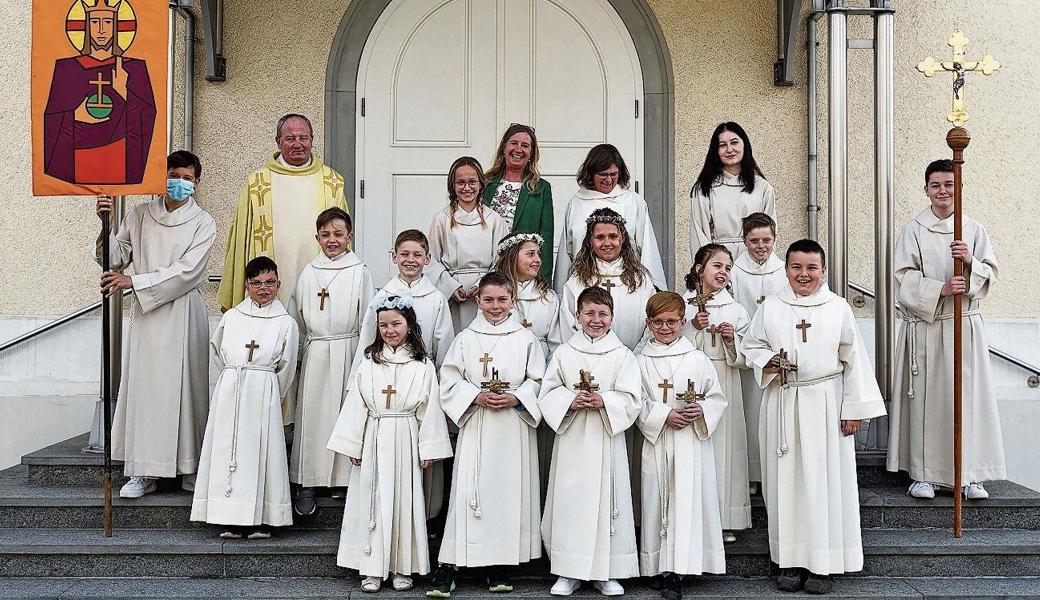 Vier Mädchen und acht Buben feierten in Kriessern Erstkommunion. 